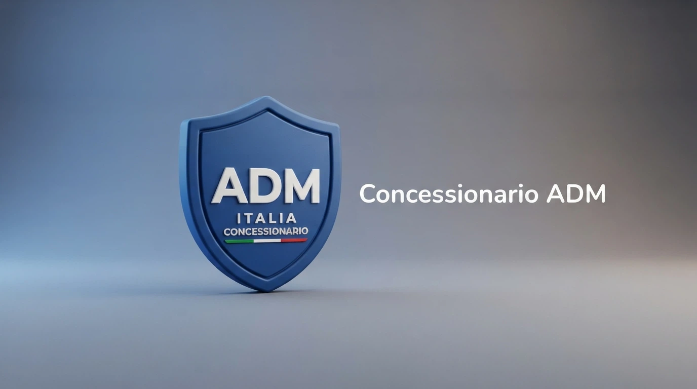 Il logo ufficiale dell'Agenzia delle Dogane e dei Monopoli accanto alla dicitura «Concessionario ADM» e a un'icona di scudo che rappresenta la tutela del giocatore